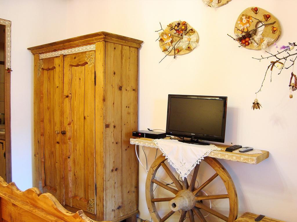 ホテル Edes Otthon Vendeghaz ナギバージャニ 部屋 写真